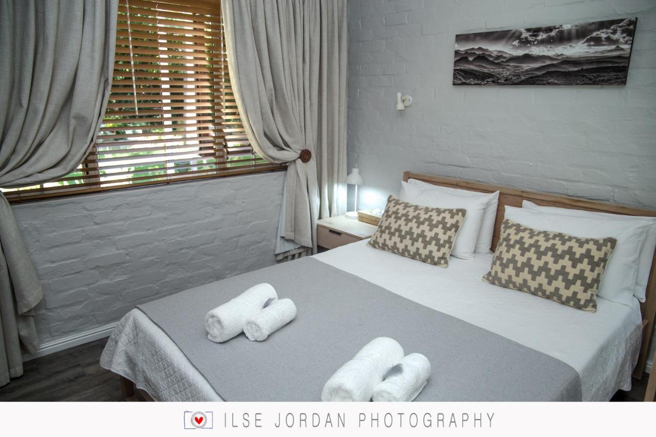 Raw Karoo Guest House Oudtshoorn Exterior foto
